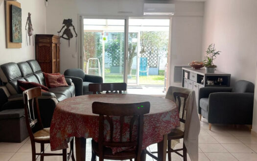 Charmante maison au calme avec jarinet et garage.