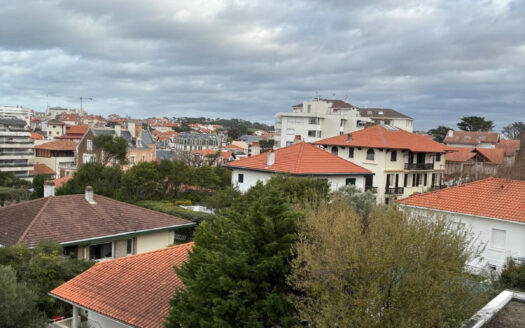 Bel appartement ancien,de 102.53m²  au dernier étage